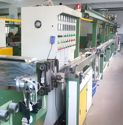 İyi bir fiyat. Düşük Voltajlı Kablo Ekstrüder Makinesi 1mm2-16mm2 kablo ekstrüzyon hattı çevrimiçi